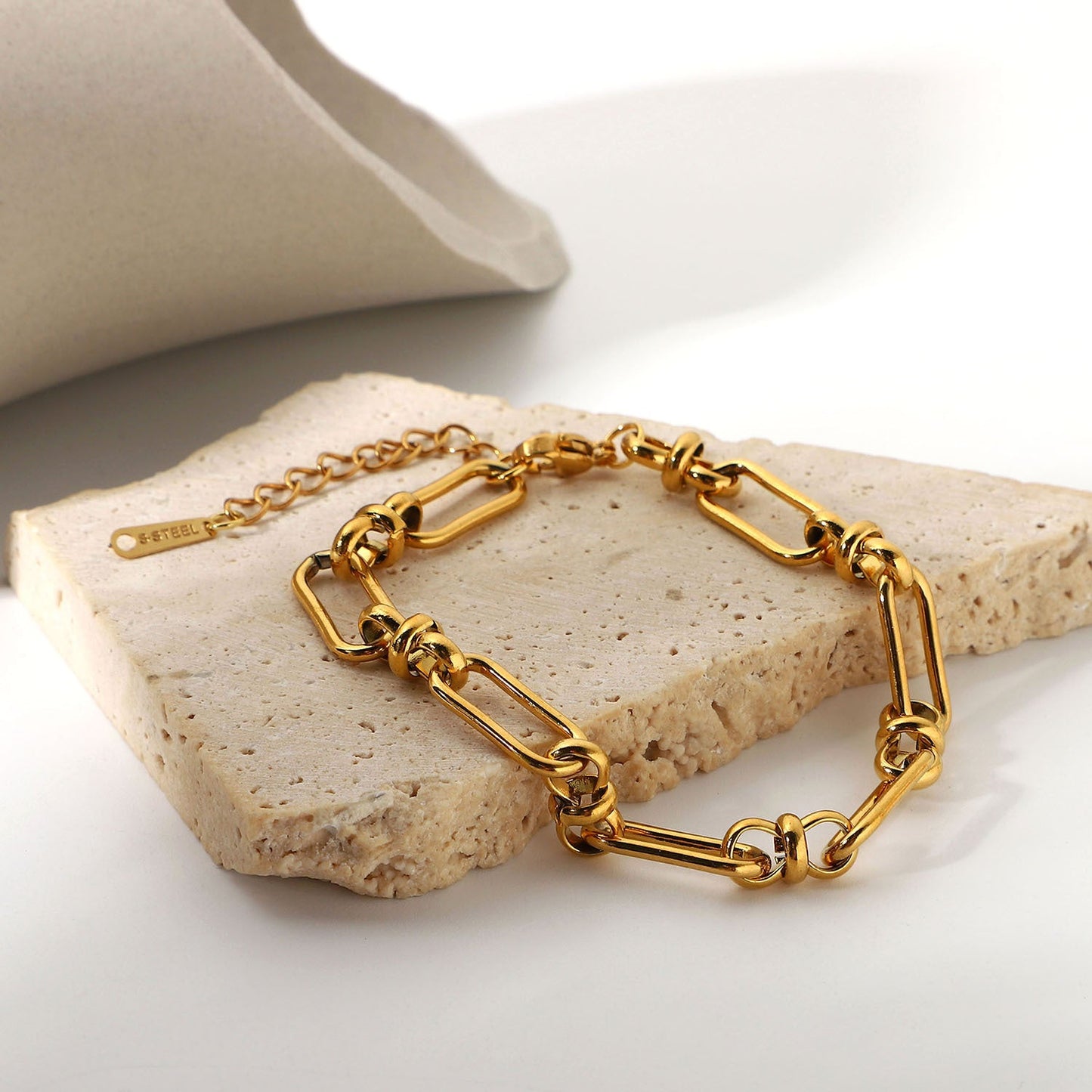 Willa | Bracciale in oro con maglie a graffetta